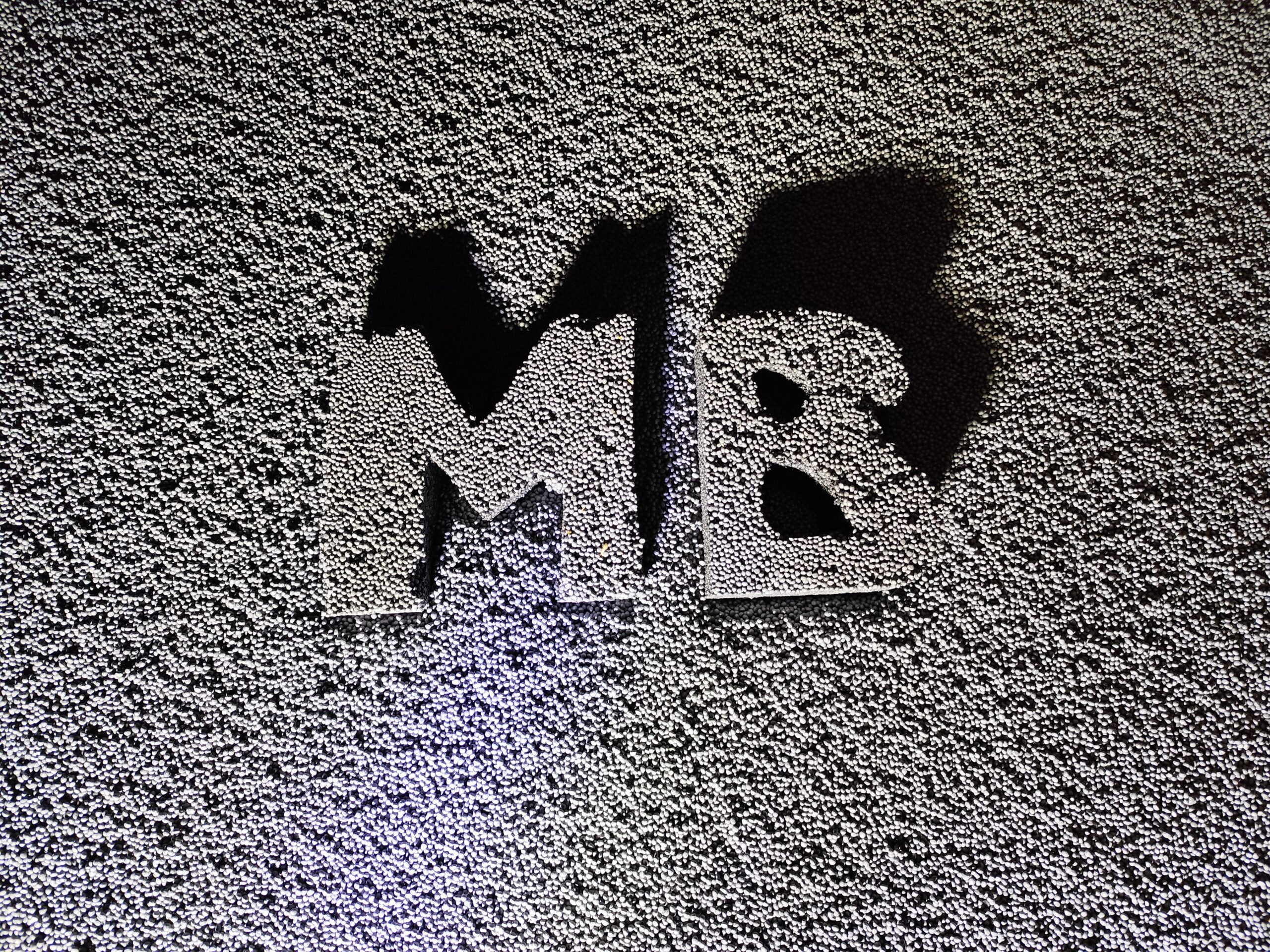 MB Einblasd&auml;mmung im Perlenlager mit Neopixels