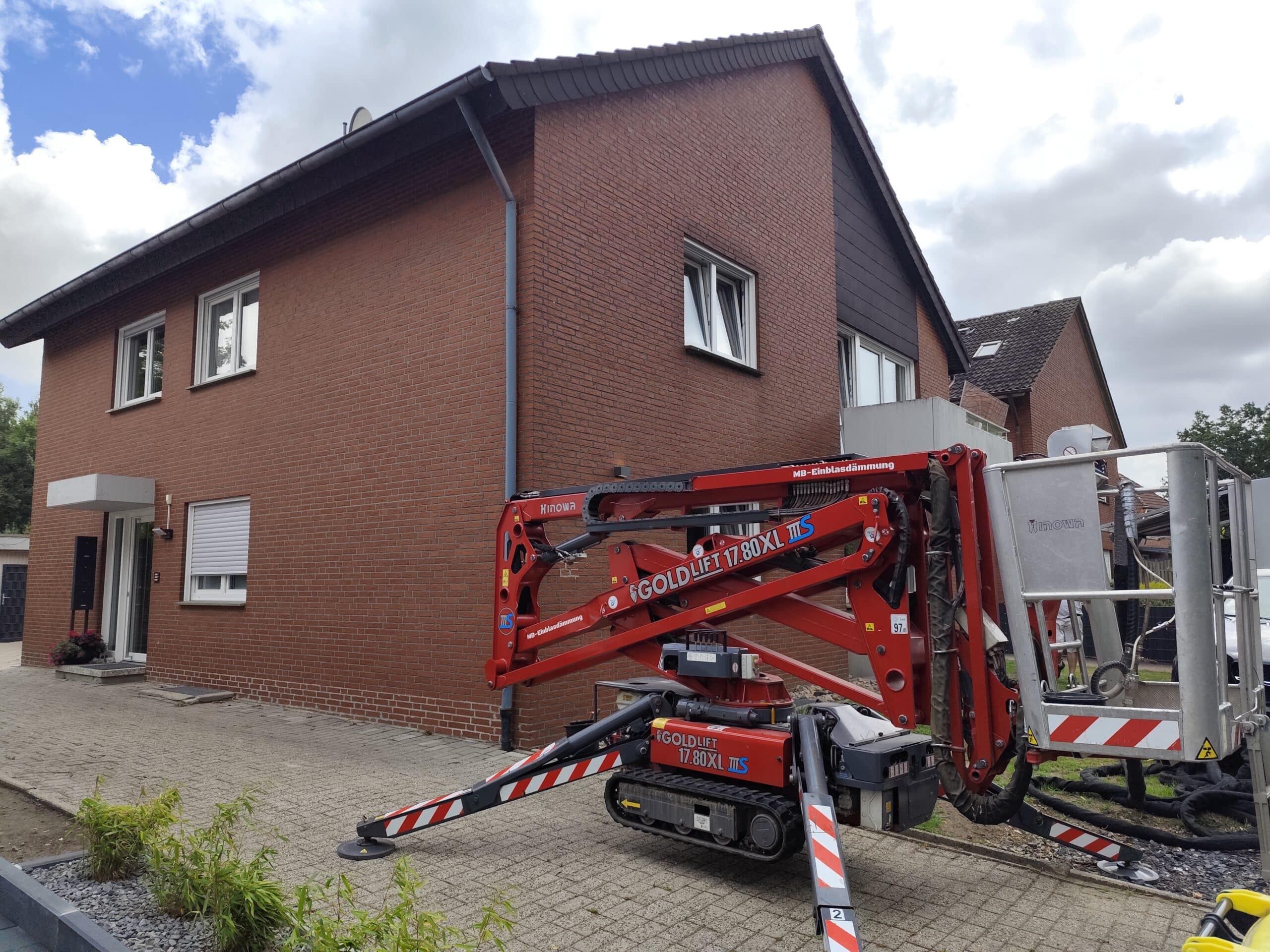 Unsere Arbeitsb&uuml;hne nach einer Kernd&auml;mmung mit Neopixels